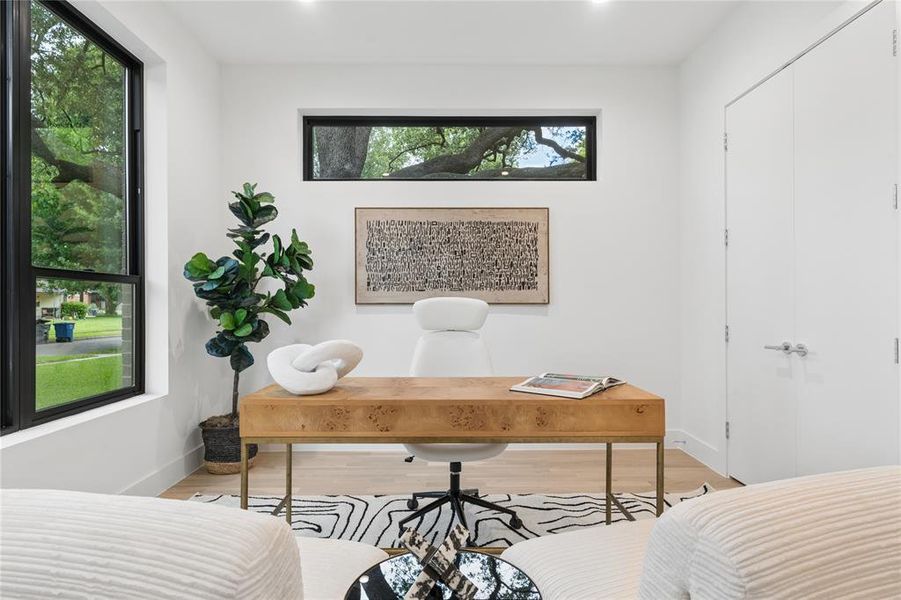 Furnished interior view inside a new home in , Dallas (Image 16).
