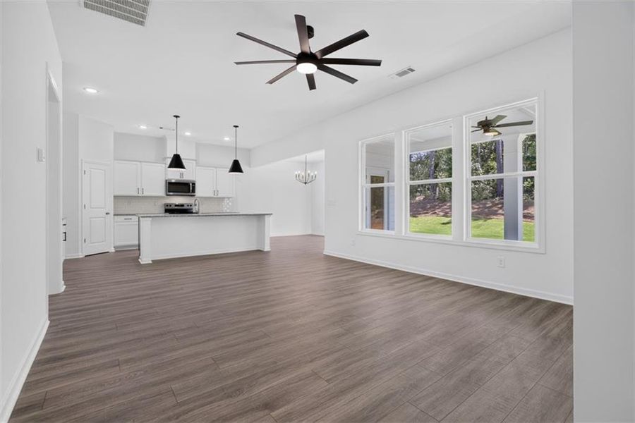 Spacious, unfurnished interior of a new home in , Athens (Image 36).