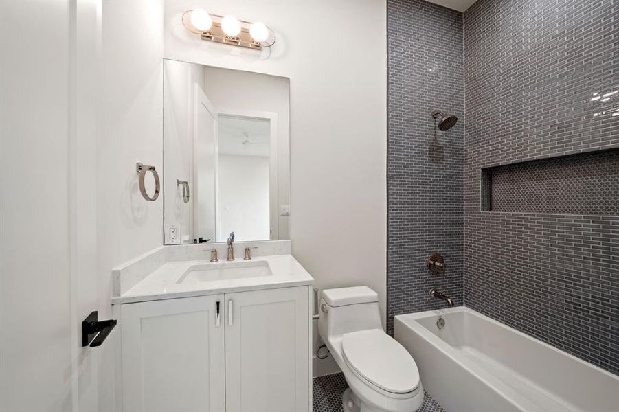 Furnished interior view inside a new home in , Dallas (Image 14). Furnished interior view inside a new home in , Dallas (Image 14).