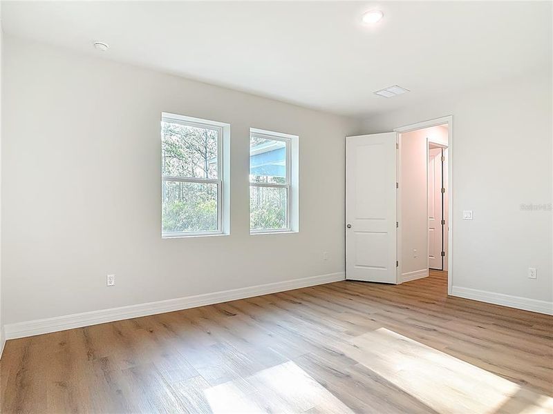 Spacious, unfurnished interior of a new home in , Eustis (Image 49).