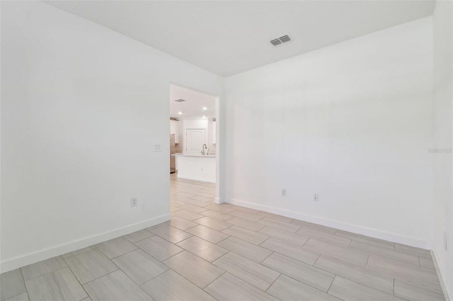 Spacious, unfurnished interior of a new home in Angeline Active Adult, Land O' Lakes (Image 38).