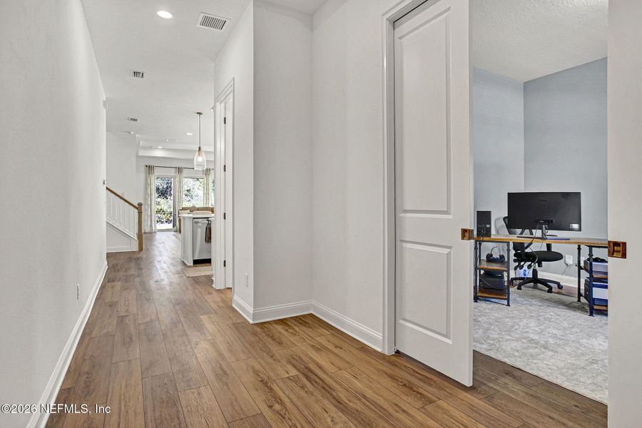 Spacious, unfurnished interior of a new home in , Jacksonville (Image 20).