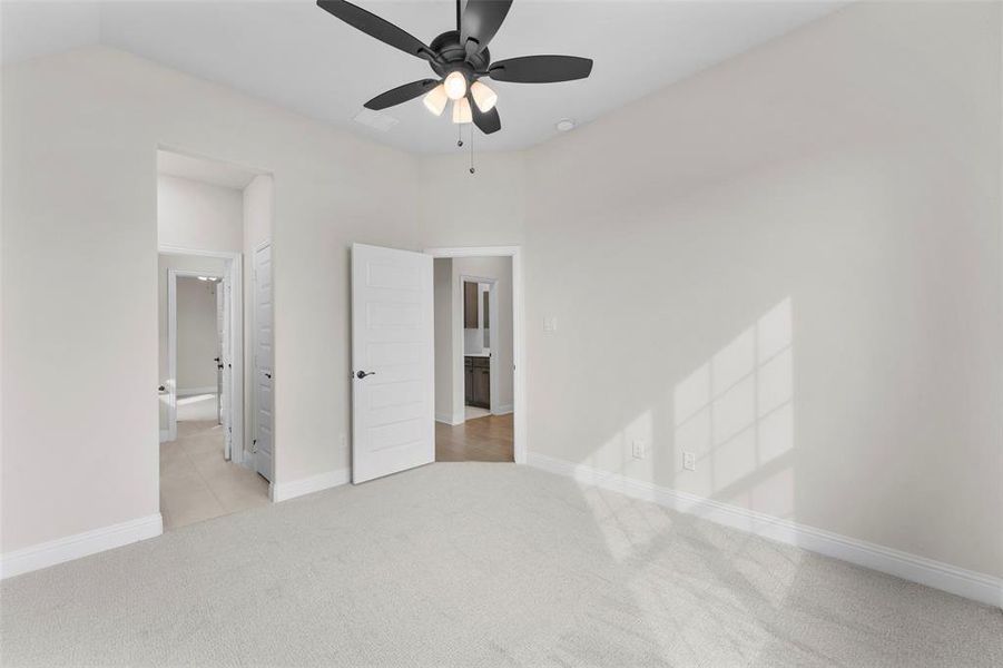 Spacious, unfurnished interior of a new home in , Waxahachie (Image 20).