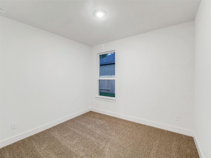 Spacious, unfurnished interior of a new home in Silverthorne, Conroe (Image 9). Spacious, unfurnished interior of a new home in Silverthorne, Conroe (Image 9).