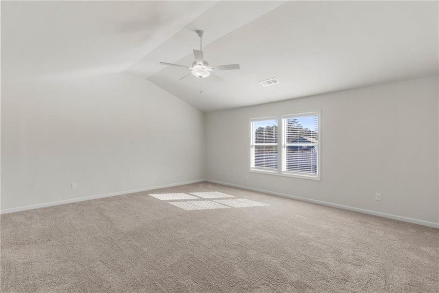 Spacious, unfurnished interior of a new home in , Auburn (Image 35).