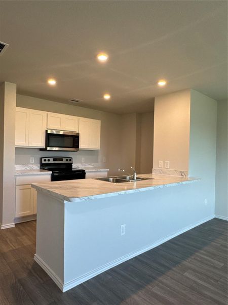 Furnished interior view inside a new home in Santa Fe, Cleveland (Image 5).
