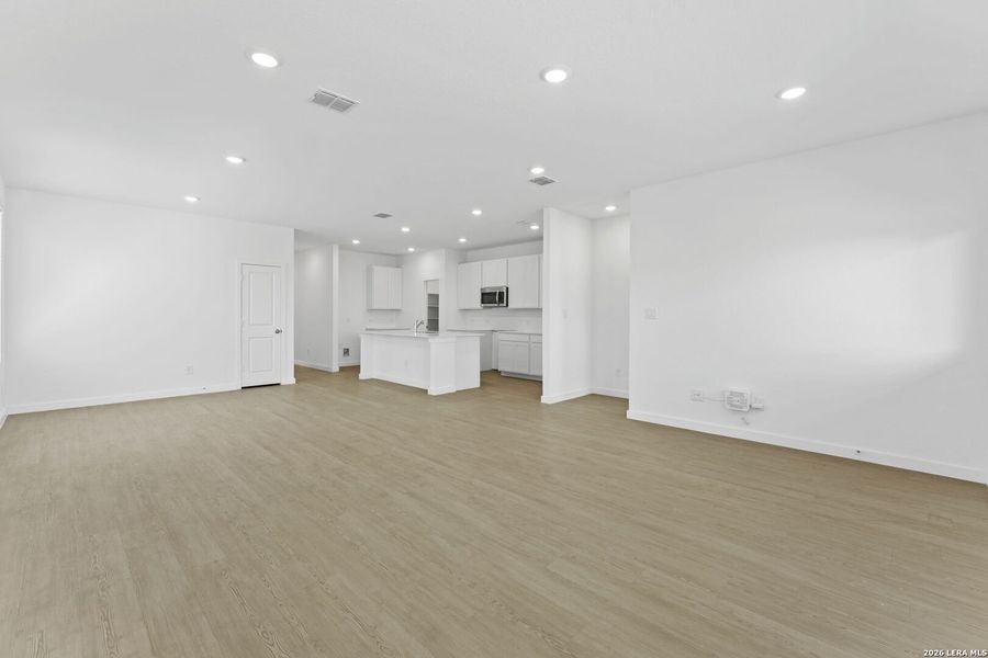 Spacious, unfurnished interior of a new home in Hightop Ridge, Converse (Image 13).