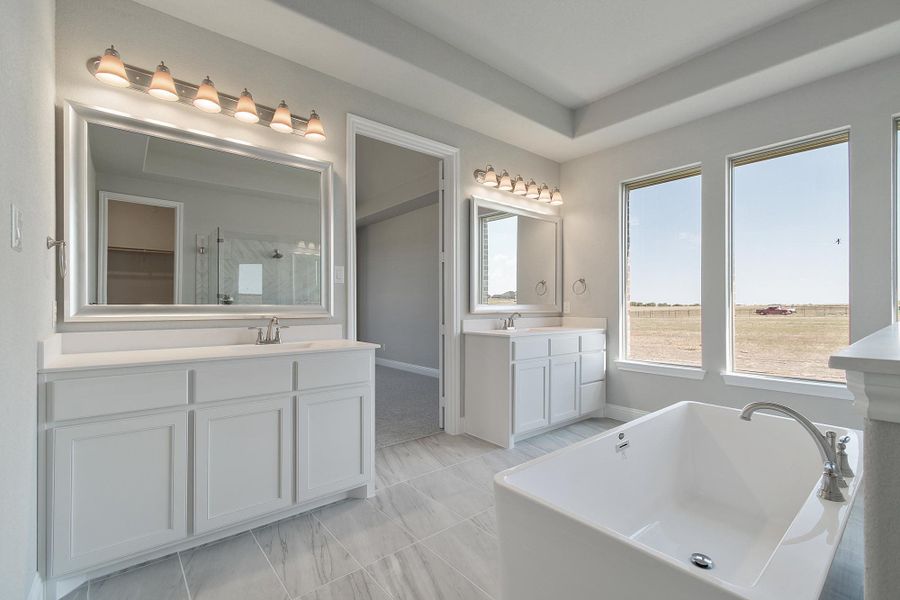 Primary Bathroom | Concept 3634 at Hidden Creek Estates in Van Alstyne, TX by Landsea Homes