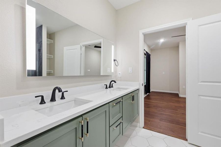 Furnished interior view inside a new home in , Dallas (Image 13).