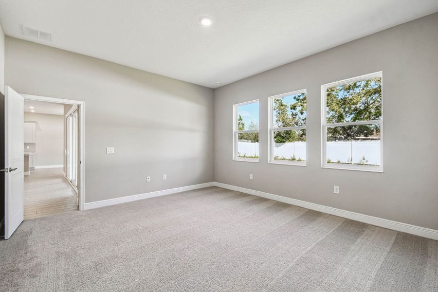 Spacious, unfurnished interior of a new home in Pinecone Reserve, Brooksville (Image 60).