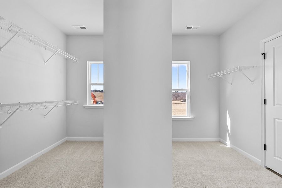 Spacious, unfurnished interior of a new home in Fieldstone, Lexington (Image 34).