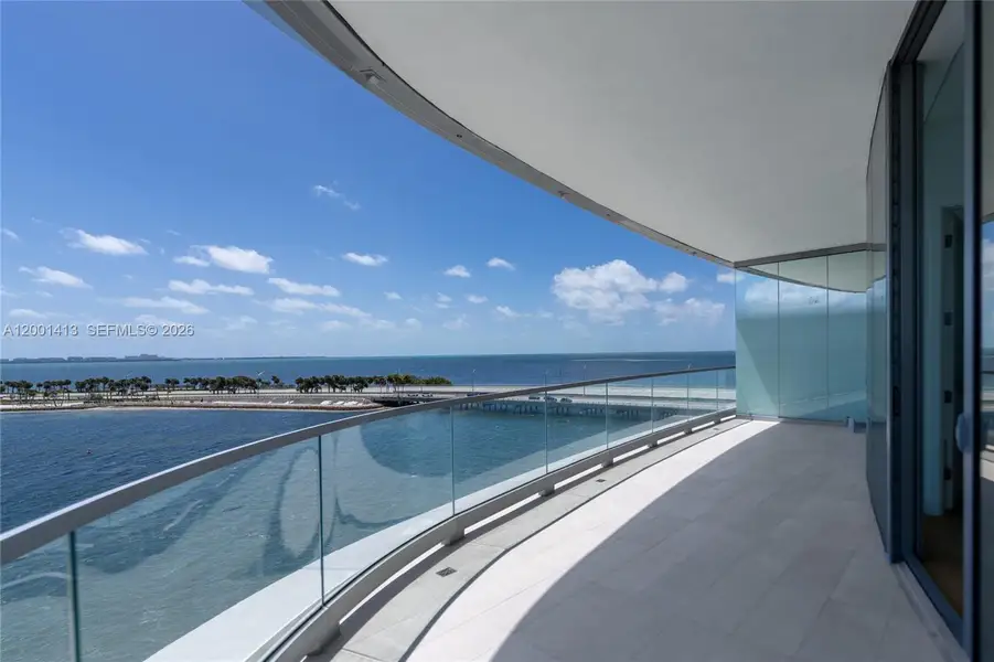 Condo located in Miami, FL showcasing its design and architecture (Image 4). Condo located in Miami, FL showcasing its design and architecture (Image 4).