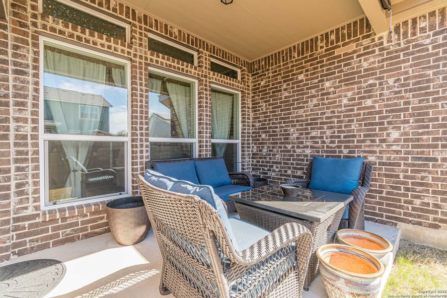 Furnished interior view inside a new home in Hiddenbrooke, Seguin (Image 40).
