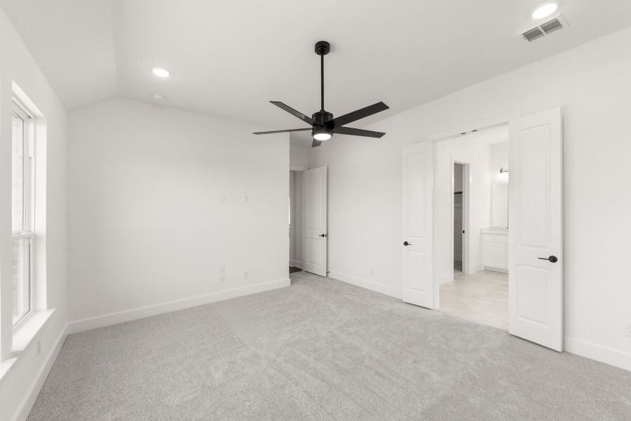 Spacious, unfurnished interior of a new home in Union Park, Little Elm (Image 21).