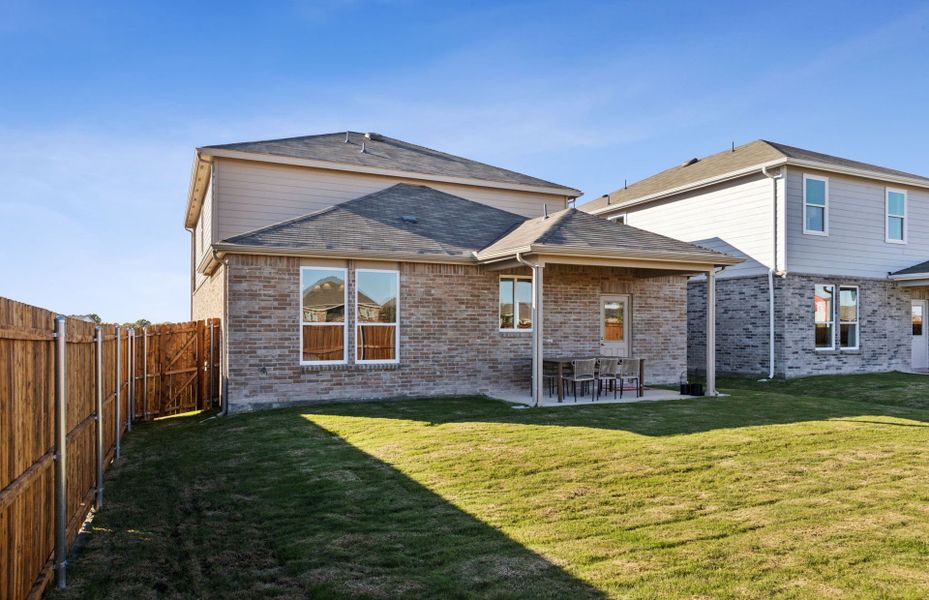 Representative exterior details of a home built from the Enloe by Centex in Cottonwood Creek, Howe (Image 3).
