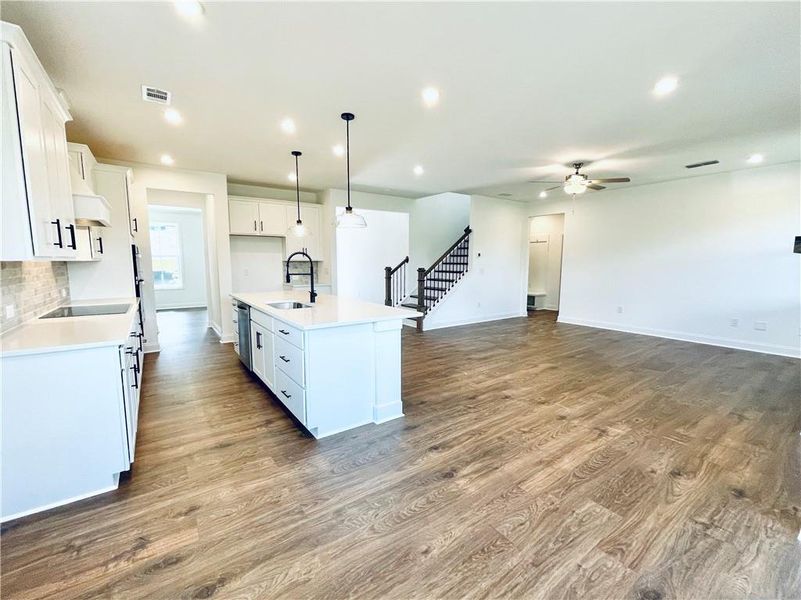 Spacious, unfurnished interior of a new home in Hopewell Reserve, Cumming (Image 18). Spacious, unfurnished interior of a new home in Hopewell Reserve, Cumming (Image 18).