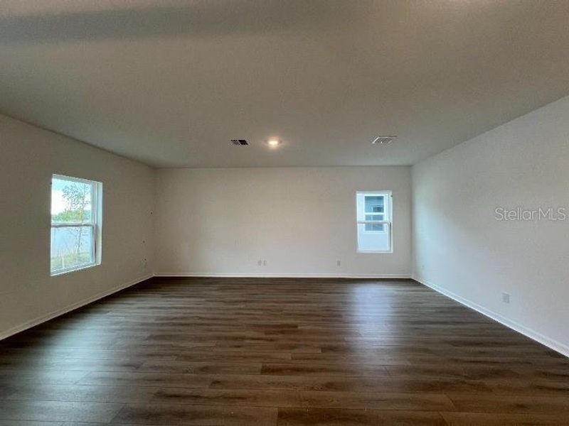 Spacious, unfurnished interior of a new home in , Kissimmee (Image 11).