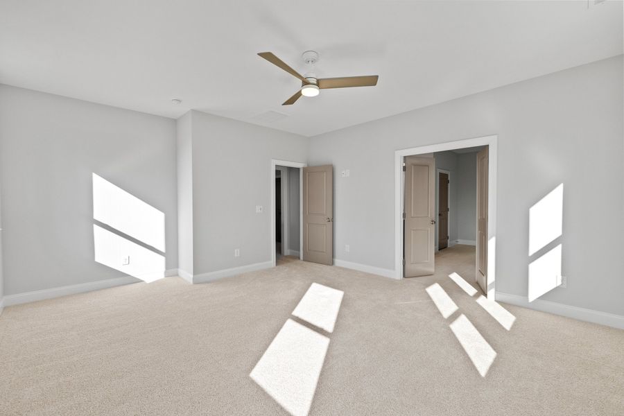 Representative unfurnished interior of a home built from the The Hampton by RobuckHomes in Baylee Ridge, Selma (Image 136).