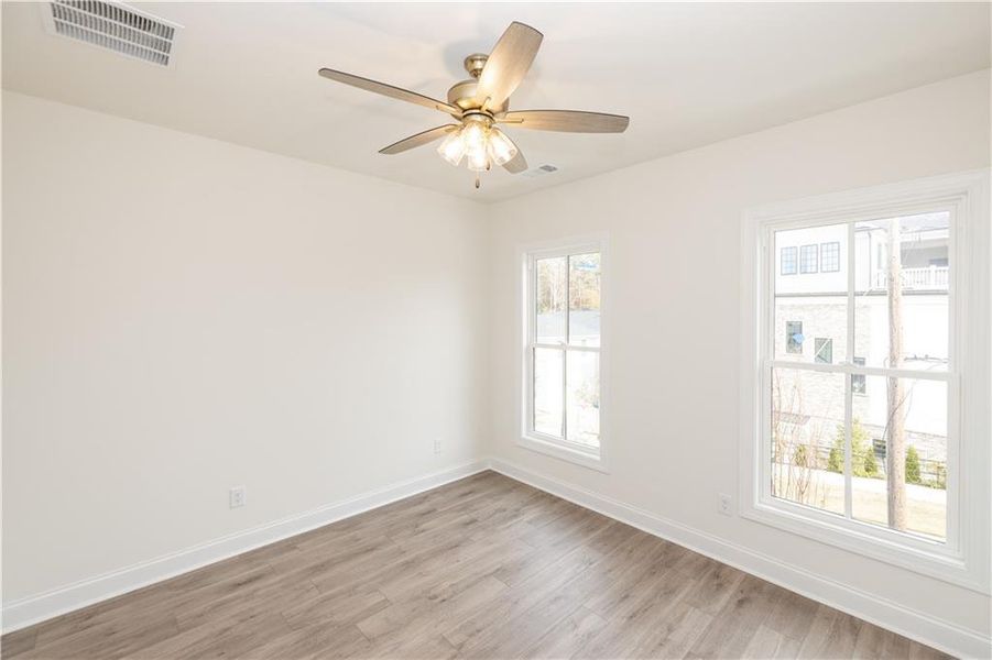 Spacious, unfurnished interior of a new home in Park Walke, Alpharetta (Image 14).