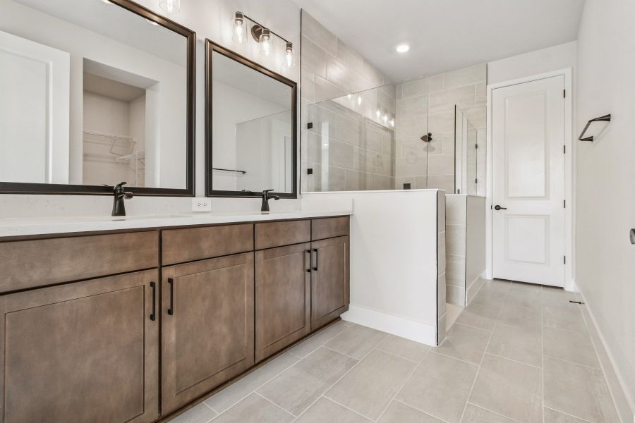 The Searidge - Owner's Bath The Searidge - Owner's Bath