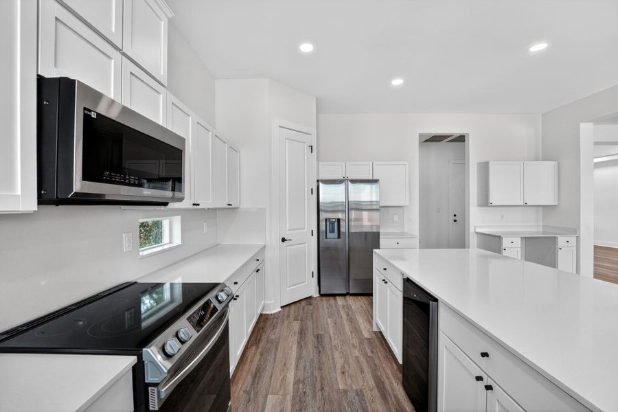 Furnished interior view inside a new home in , Horseshoe Bay (Image 10).