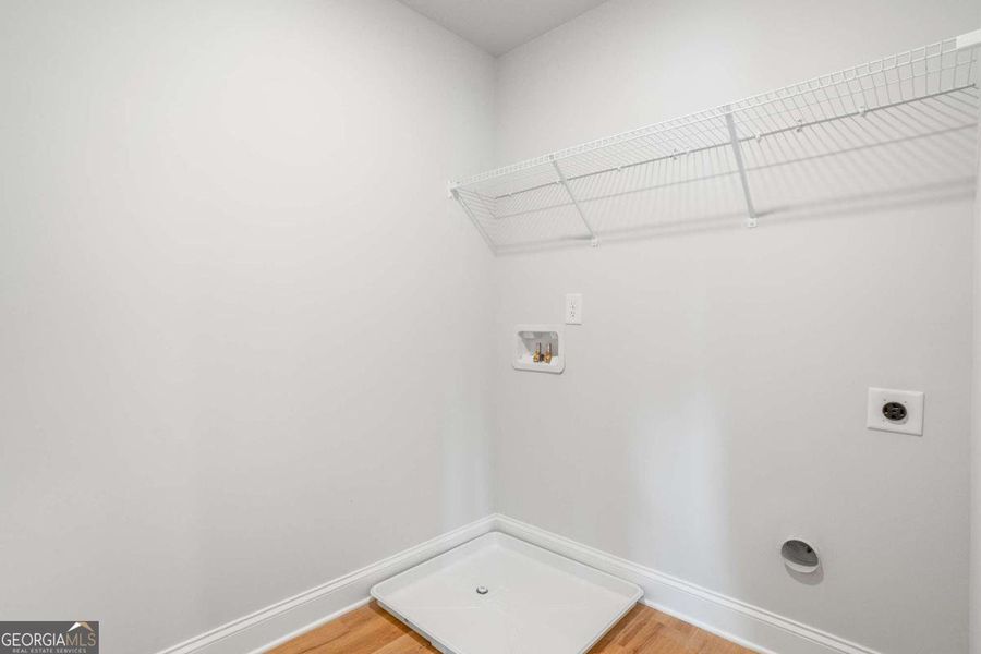 Spacious, unfurnished interior of a new home in Killian Manor at The Adares, Adairsville (Image 21). Spacious, unfurnished interior of a new home in Killian Manor at The Adares, Adairsville (Image 21).