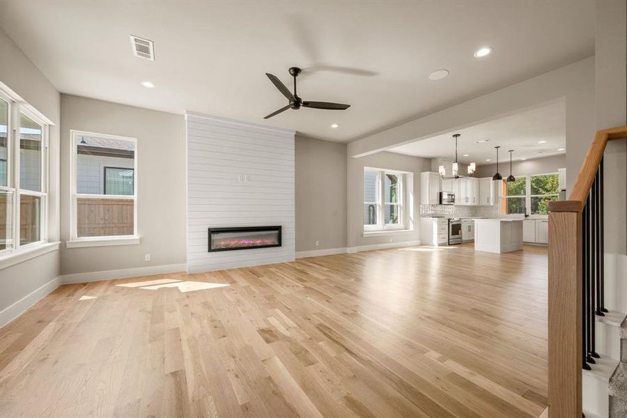 Spacious, unfurnished interior of a new home in , Justin (Image 20).