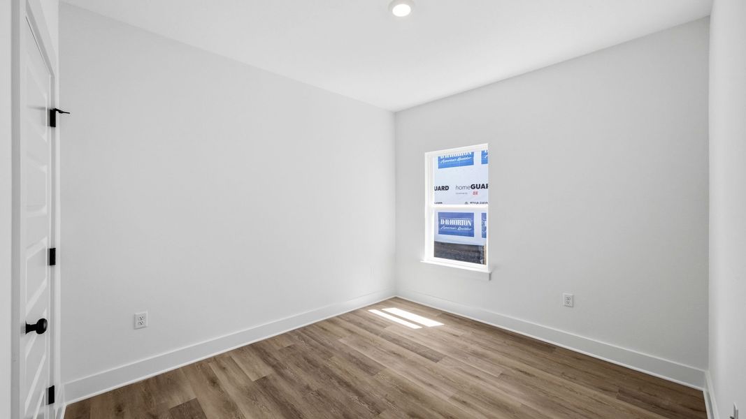 Spacious, unfurnished interior of a new home in Colonial East, Panama City Beach (Image 23).