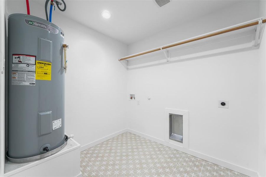 Spacious, unfurnished interior of a new home in , Dallas (Image 39).