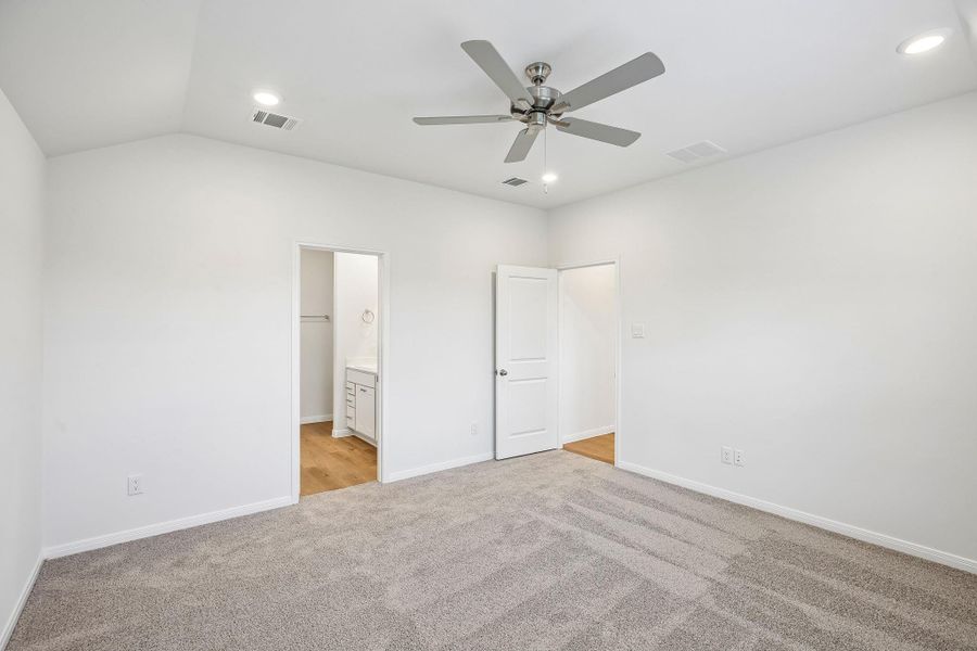 Spacious, unfurnished interior of a new home in , Dayton (Image 26).