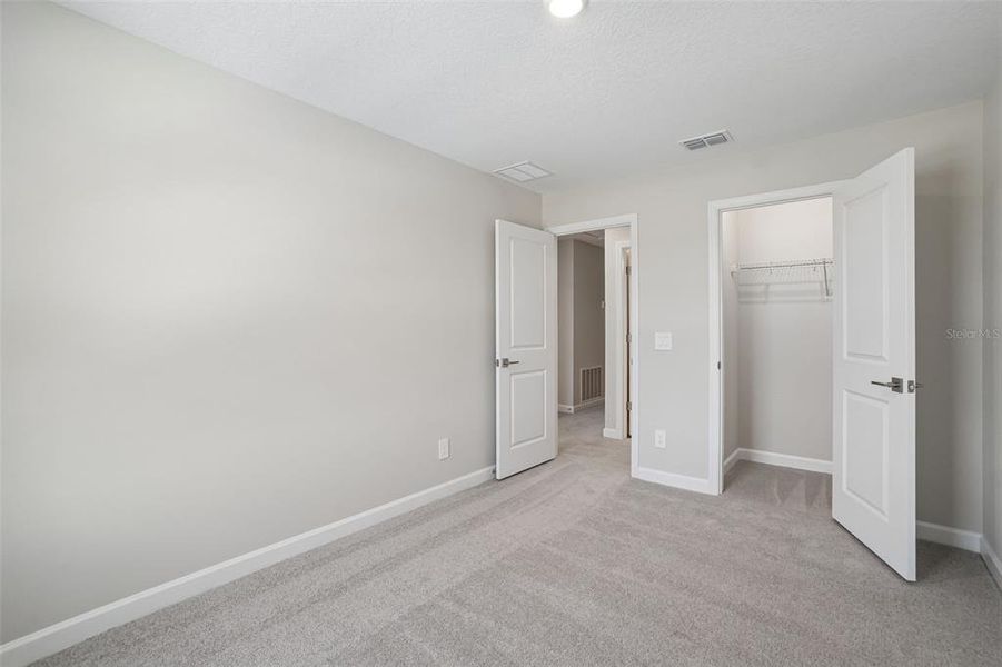 Spacious, unfurnished interior of a new home in , Tampa (Image 17).