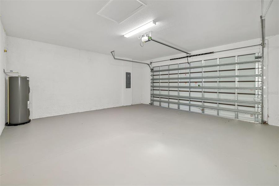 Spacious, unfurnished interior of a new home in , Port Charlotte (Image 38).