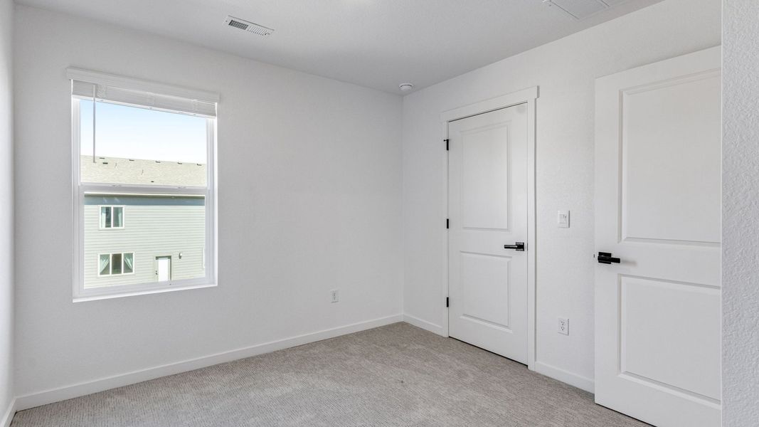 Spacious, unfurnished interior of a new home in Granary, Johnstown (Image 14).