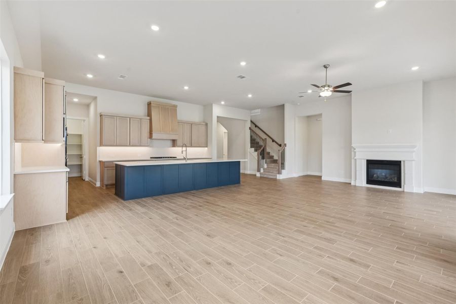 Furnished interior view inside a new home in Sienna 65', Missouri City (Image 16).