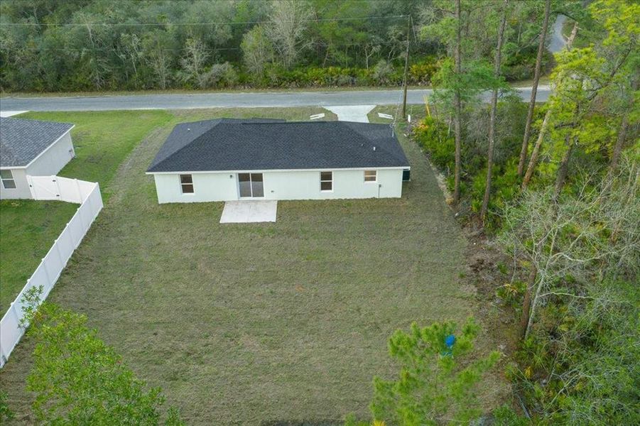 Exterior details and patio area of a home in , Ocklawaha (Image 22).