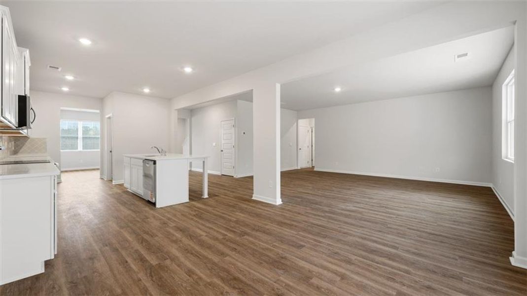 Spacious, unfurnished interior of a new home in Jackson Landing, Jefferson (Image 20). Spacious, unfurnished interior of a new home in Jackson Landing, Jefferson (Image 20).