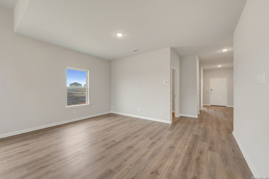Spacious, unfurnished interior of a new home in Winding Brook, San Antonio (Image 21).