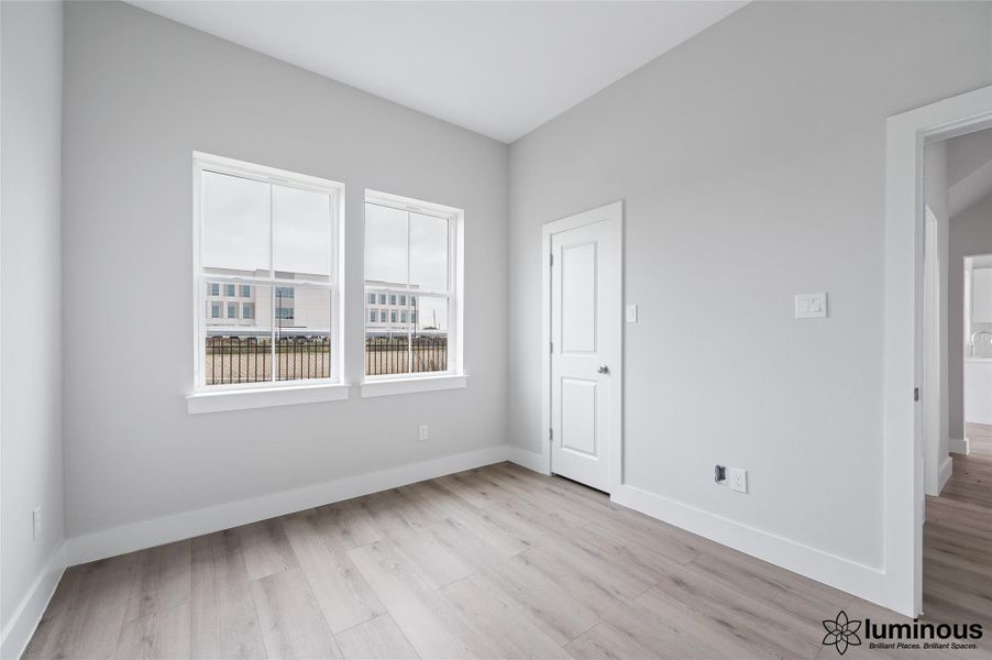 Spacious, unfurnished interior of a new home in Metro Village, Houston (Image 13).