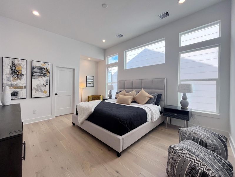 Furnished interior view inside a new home in Yale Terrace, Houston (Image 33). Furnished interior view inside a new home in Yale Terrace, Houston (Image 33).