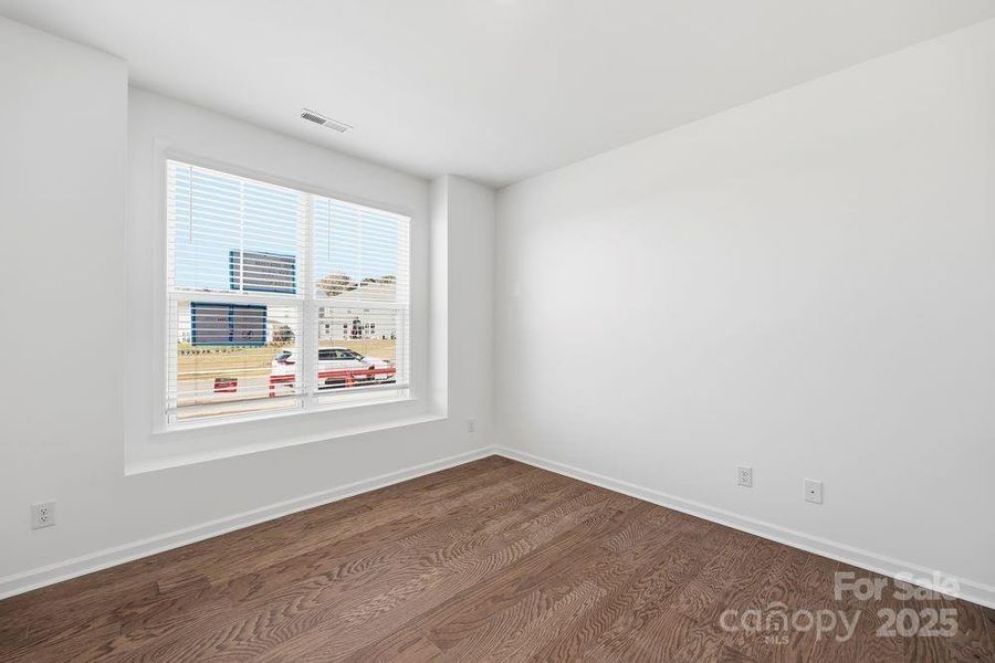 154 Nicholson Lane ~ Ready Now!