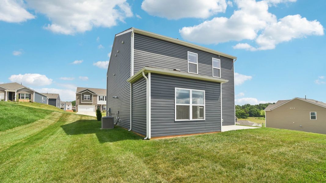 Representative exterior details of a home built from the Craig by D.R. Horton in The Ridge at Neals Landing, Knoxville (Image 3).