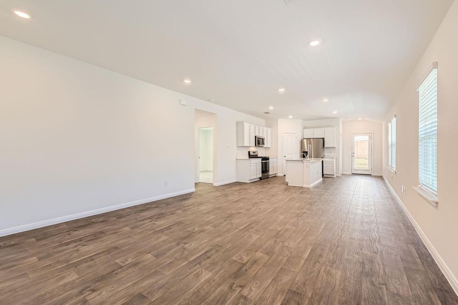 Spacious, unfurnished interior of a new home in , Kyle (Image 10).