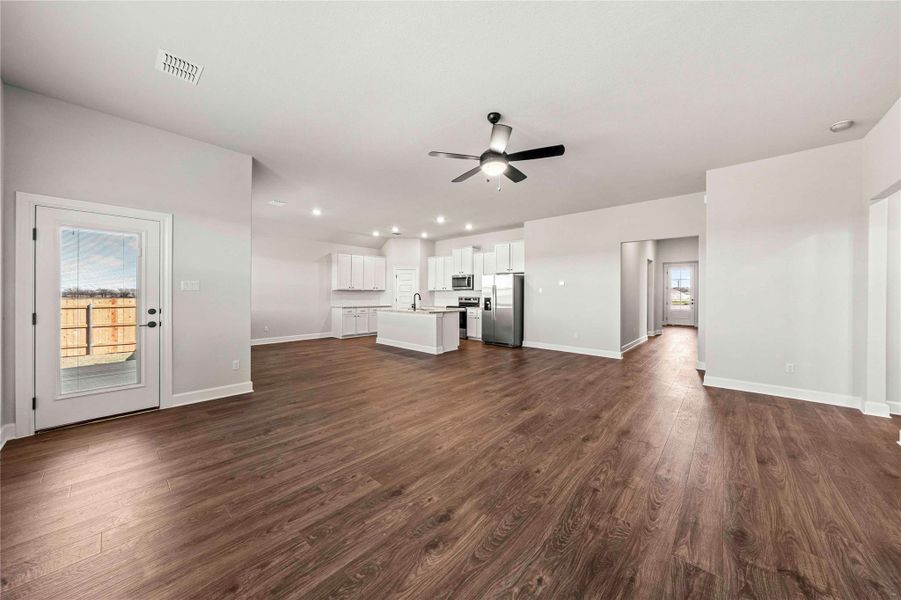 Spacious, unfurnished interior of a new home in Colson Ranch, Jarrell (Image 5).