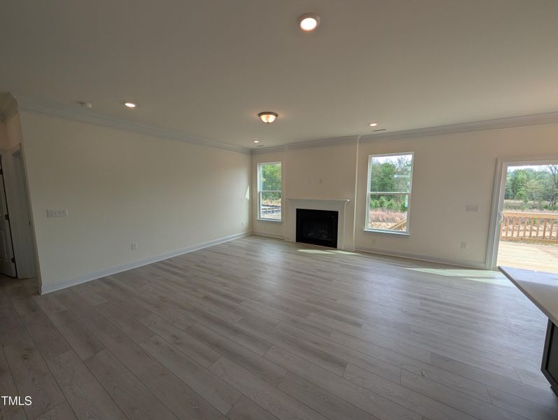 PXL_20250406_193845866