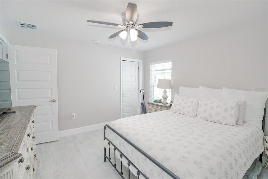 Furnished interior view inside a new home in , Auburndale (Image 21).