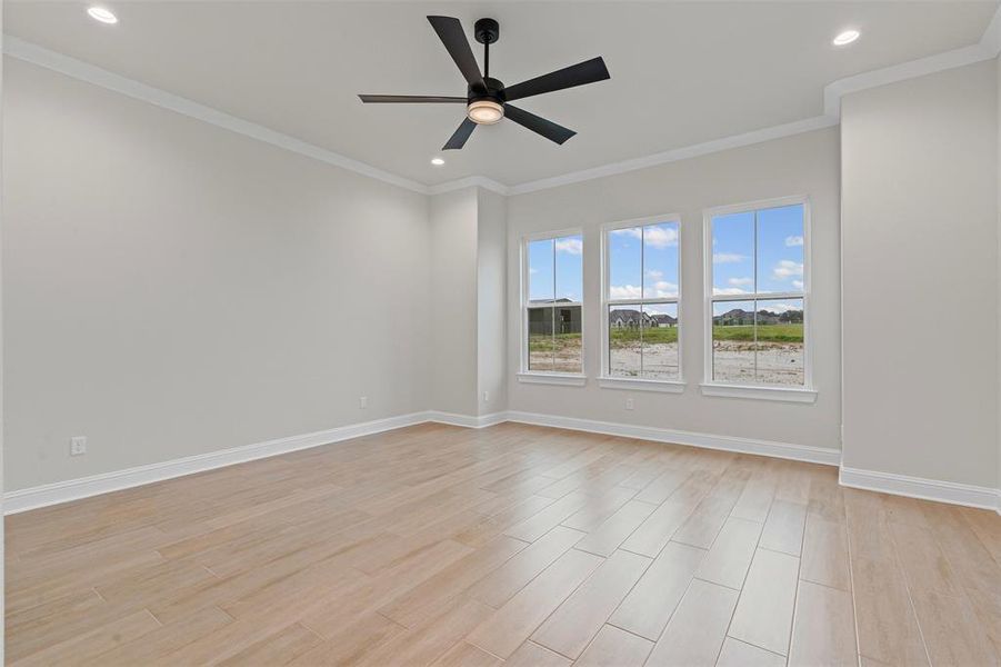 Spacious, unfurnished interior of a new home in Santana Ridge, Weatherford (Image 33).