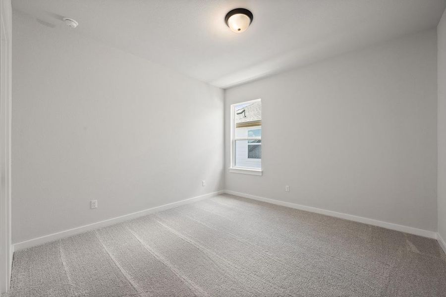 Spacious, unfurnished interior of a new home in Heritage, Dripping Springs (Image 16).