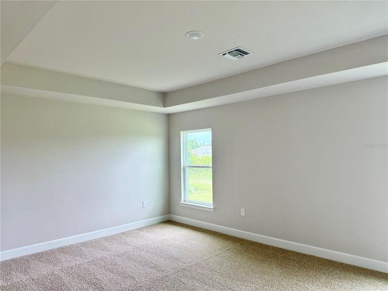 Spacious, unfurnished interior of a new home in South Gulf Cove, Port Charlotte (Image 8).