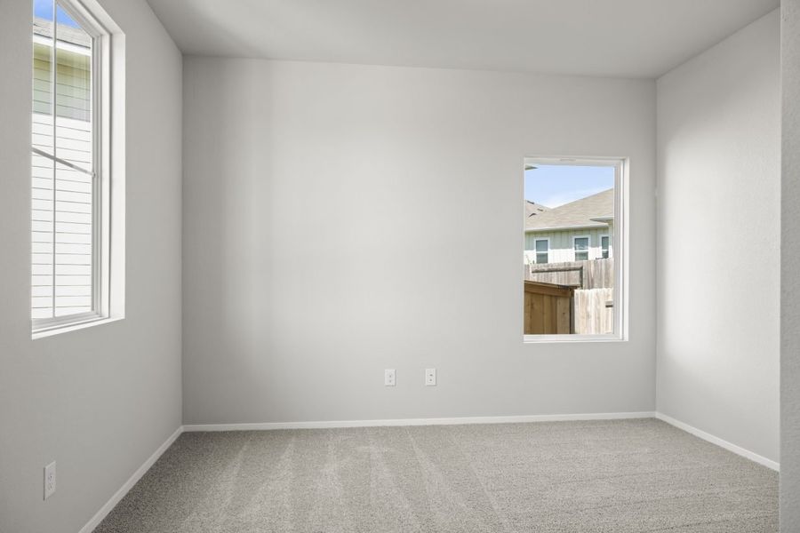 Spacious, unfurnished interior of a new home in Cloverleaf, Austin (Image 18).