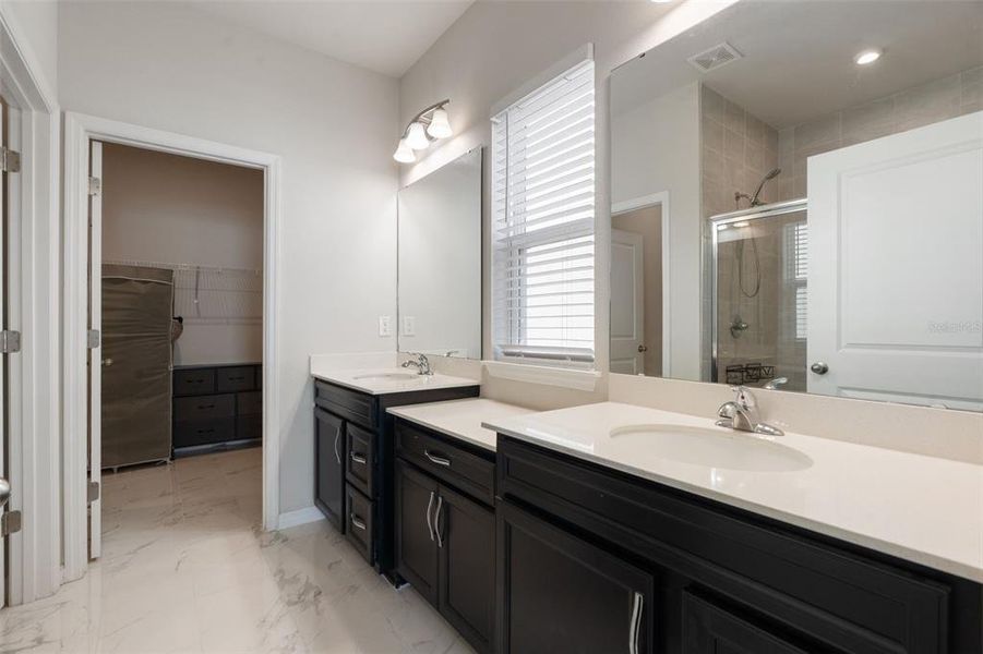 Furnished interior view inside a new home in , Wesley Chapel (Image 14).